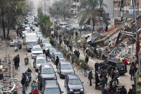 Southern lebanese returning home after ceasefire