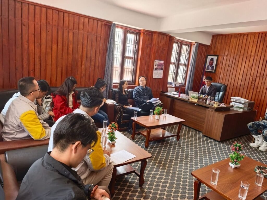 Chinese team visit Mustang