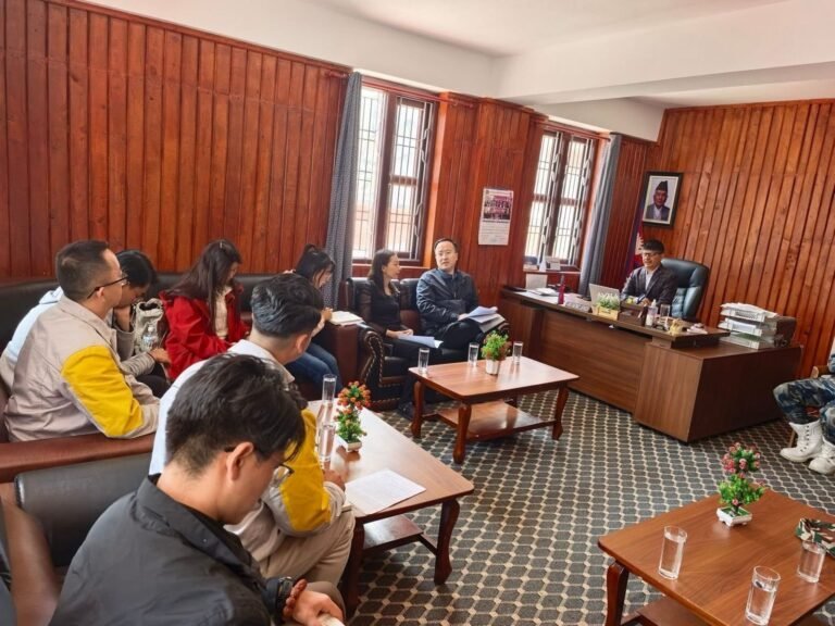 Chinese team visit Mustang